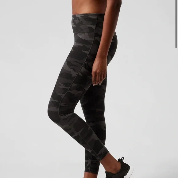 ATHLETA Ultimate Stash Pocket Camo 7/8 Tight NEW FREE SHIPPING!! - Picture 3 of 10